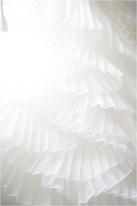 Blanco White, Simply White, Pleated Fabric, White Texture, Fabric Texture, Shades Of White, Story Instagram, White Aesthetic, Color Textures