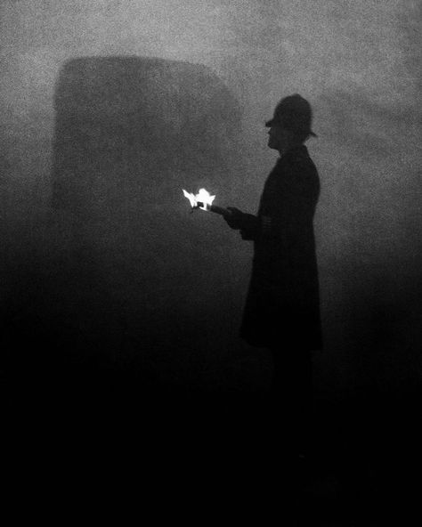 Historical Pictures on Instagram: “Police using flames at Marble Arch to direct the traffic in London smog in 1952.” Smog Aesthetic, Police Aesthetic, Aesthetic London, London Police, Marble Arch, Fictional World, Newsies, Historical Pictures, Big Screen