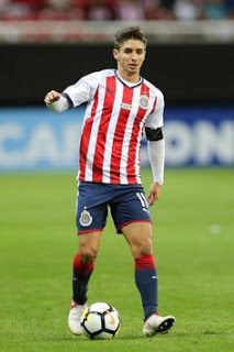 Football: The Association of North America concacaf Chivas Wallpaper, Chivas Soccer, Soccer Teams, Soccer Guys, Cute Poses For Pictures, Soccer Team, Jersey Design, Cute Poses, Sport Man