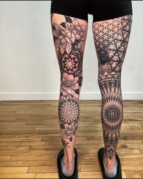 Full Leg Tattoos Women, Tattoo Bein Frau, Tato Mandala, Back Of Leg Tattoos, Body Tattoo Design, Full Leg Tattoos, Skeleton Hand Tattoo, Full Body Tattoo, Tattoos Women