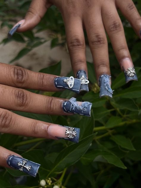 Short Denim Nails, Denim Duck Nails, Blue Diamond Nails Acrylic, Denim Nails Acrylic, Blue Birthday Nails Black Women, Denim Nails Ideas, Junk Nails Bling Duck, Noel Nails, Nails Art Christmas