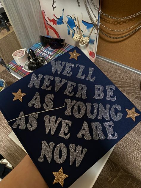 Coldplay Graduation Cap, 5 Seconds Of Summer Graduation Cap, 5sos Graduation Cap, Seniors 2025, College Grad Cap Ideas, College Tennis, Grad Cap Decorated, Graduation Cap Decoration Diy, Cap Graduation