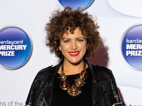 Annie Mac Hair, Zane Lowe, Annie Mac, Chemo Hair, New Hair Do, Bbc Radio 1, Curly Pixie, Curly Hair Inspiration, Bbc Radio