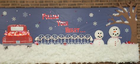 Snowman red truck bulletin board Red Truck Bulletin Board, Truck Bulletin Board, Classroom Bulletin Boards Elementary, Valentine Bulletin Boards, Bulletin Board Ideas, Classroom Bulletin Boards, School Bulletin Boards, Winter Themed, Christmas Door Decorations