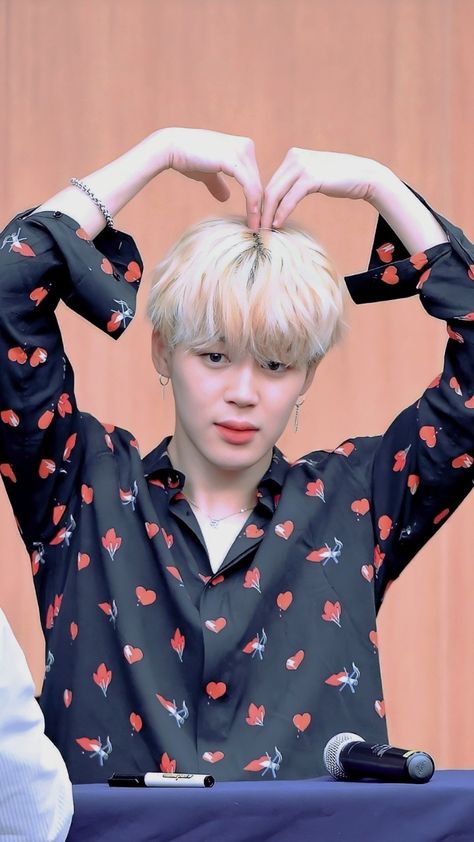 Jimin New Pics, Jimin Cute Mochi, Park Jimin Boyfriend Material, Jimin Boyfriend Material, Bts Jimin Wallpaper, Cute Jimin, Jimin Boyfriend, Jimin Cute, Jimin Cute Selca