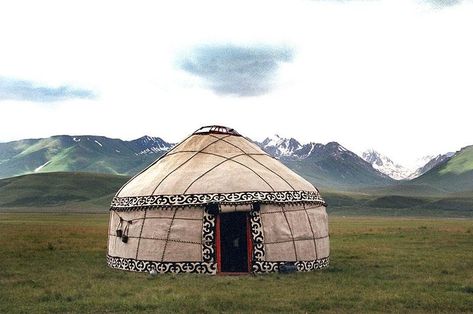 Yurt Camping, Yurt Home, Modern Log Cabins, Yurt Living, Off Grid Living, Eco Friendly House, Survival Skills, Yurt, My Dream Home