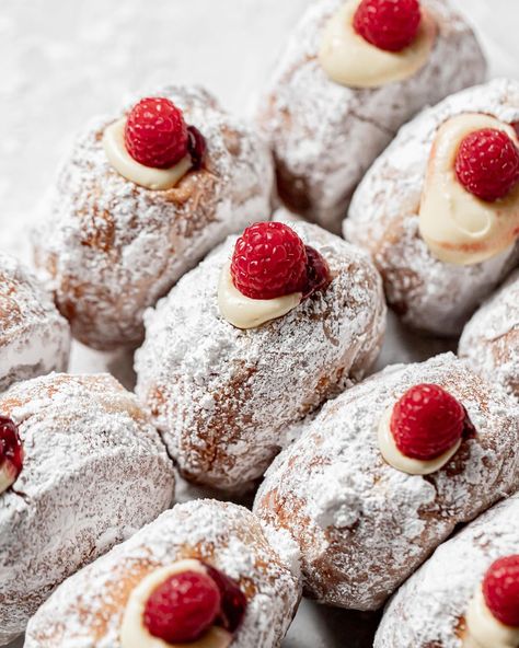 you gotta pass on that classic powdered jelly donut when you can have one of these RASPBERRY CHEESECAKE DONUTS! golden fluffy brioche donuts filled with a cream cheese pastry cream and sweet raspberry preserves aaaand coated in powdered sugar. full recipe is in my cookbook Donut Love, which you can get on Amazon! or comment “donut love” to get the Amazon link sent directly to your DMs! #donutlove #jellydonuts #briochedonuts Powdered Jelly Donut, Donuts Filled, Brioche Donuts, Jelly Donut, Donut Filling, Cream Cheese Pastry, Jelly Cream, Cheese Pastry, Donut Decorations