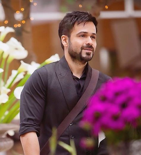 Emraan Hashmi, Win For Life, Wallpaper Fall, Youtube Banner Backgrounds, Twilight Pictures, Beard Style, New Photos Hd, Iphone Wallpaper Fall, Thriller Film