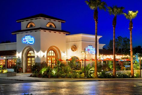 San Diego Mexican Restaurant | The Casa Guadalajara Blog Mexican Restaurant Exterior, Mexican Restaurant Design, Best Margaritas, Mexican Restaurant Decor, Restaurant Exterior Design, Mexican Bar, Best Mexican Restaurants, Restaurant Exterior, Spanish Restaurant