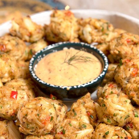 Remoulade Sauce Recipe, Crab Cake Bites, Baked Crab Cakes, Baked Crab, Football Watch Party, Cookie Cookbook, Remoulade Sauce, Seafood Seasoning, Crab Cake