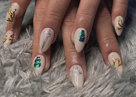 by @ gelxrachee on ig Cruel Prince Nails, Prince Nails, The Cruel Prince, Trendy Nails, Nail Inspo, Prince, Nails