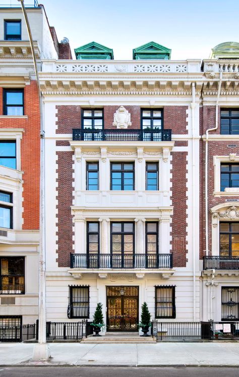 Georgian Buildings, Nyc Penthouse, New York Penthouse, Georgian Mansion, Upper West Side, New York Apartment, Luxury Rentals, Classical Architecture, Anne Hathaway