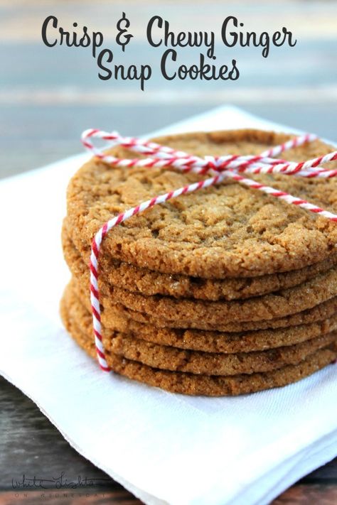 Carmel Popcorn, Holiday Plate, Cake Mug, Biscuit Recipes, Ginger Snap Cookies, Ginger Snap, Ginger Cookies, White Lights, Employee Appreciation