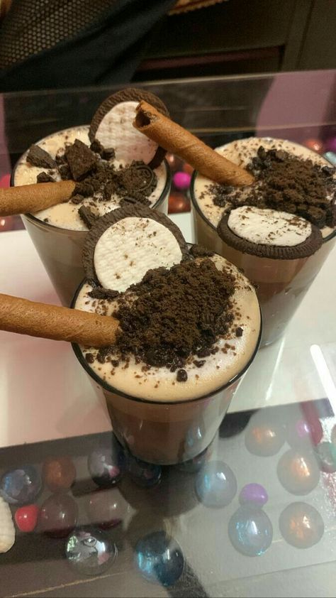 Shake Snapchat Story, Cold Coffee Snap, Shake Snap, Coffee Snap, Eating Food Funny, Chocolate Pictures, Foodie Instagram, Spicy Snacks, Food Drink Photography