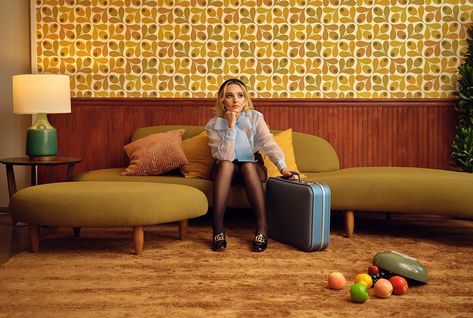 Chloe Fineman, Mid Century Photography, Wes Anderson Characters, Wes Anderson Aesthetic, Retro Interior Design, Shared Room, Photographer Advertising, Retro Interior, Wes Anderson