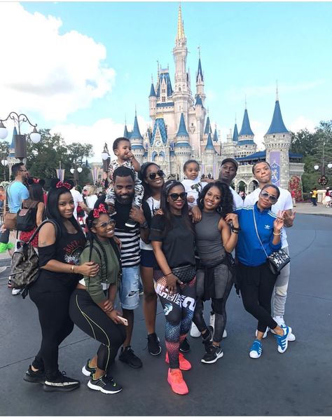 Black Family Luxury Lifestyle, Family Trip To Disney World, Family Disney Photos, Family Trip Aesthetic, Disney World Family Outfits, Friend Trips, Abroad Outfits, Black Besties, Black Girls Luxury Lifestyle