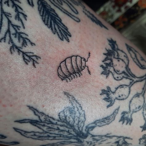 Woodlice Tattoo, Bug Finger Tattoo, Send It Tattoo, Roly Poly Tattoo, Rolly Polly Tattoo, Isopod Tattoo, Worm Tattoo, Stick And Poke Tattoo, Funky Tattoos