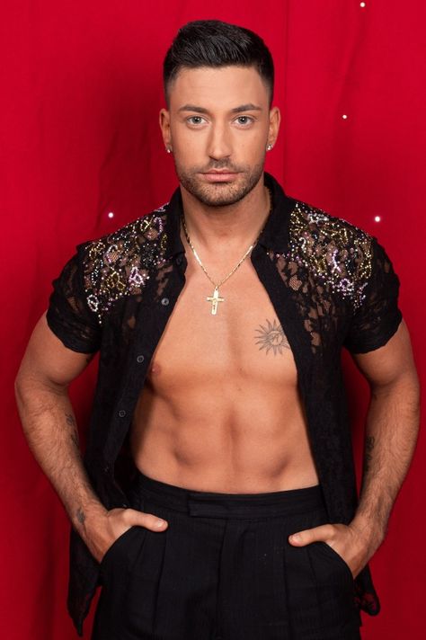 STRICTLY fans can’t wait to find out who is paired with who on tonight’s big launch show. One thing we do know though, whoever Giovanni Pernice’s celebrity partner is, they have been put through gruelling rehearsals by the pro dancer. The hunky star, 31, revealed the battered and bruised feet of his mystery partner. Taking […] Justin Bieber Posters, Ashley Roberts, Irish Beauty, Good Morning Britain, Partner Dance, Grid Girls, Strictly Come Dancing, Professional Dancers, I Watch