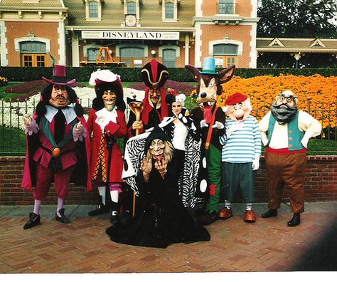 Villains at Disneyland Disneyland Villains, Disneyland Date, Disney Nerd, Disney Side, Disney Friends, Vintage Disneyland, Disney Favorites, Disney Photos, Disney Addict