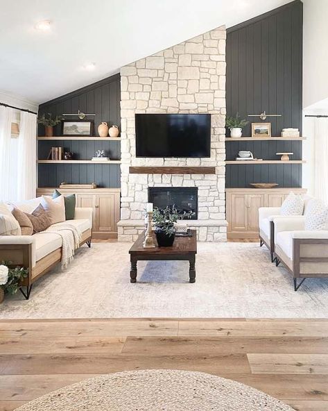 Accent wall ideas to make an impact in your home - Farmhousehub Accent Wall Ideas, Living Room Built Ins, Dining Room Accents, Living Room Renovation, Fireplace Built Ins, Living Room Decor Fireplace, Accent Walls In Living Room, Fireplace Remodel, Make An Impact