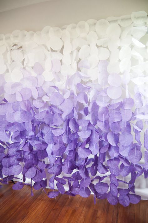 Purple Backdrop Ideas, Party Decorations Purple, Purple Paper Flowers, Paper Circle Garland, Whimsical Backdrop, Backdrop Purple, Lila Party, Purple Backdrop, Paper Circle