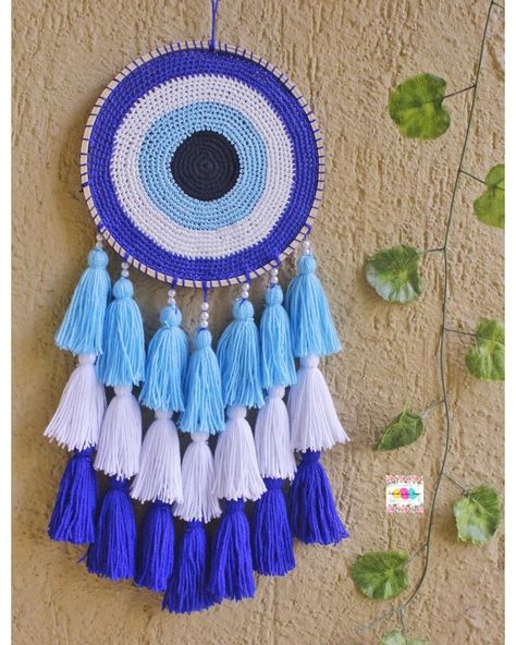 Evil Eye Decor Wall Hangings, Evil Eye Dream Catcher Diy, Evil Eye Wall Hanging Diy, Evil Eye Dreamcatcher, Evil Eye Diy Wall Hangings, Evil Eye Diy Crafts, Evil Eye Suncatcher, Diy Evil Eye Decor, Evil Eye Crafts Diy