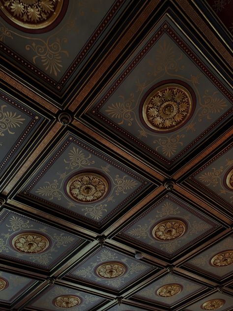 Fancy Ceiling, Desired House, Versace Furniture, Walls Design, Wooden Ceiling Design, Milan Apartment, House Ceiling, Chinese Temple, Old Mansion