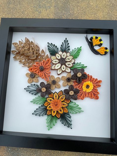 Quilling Wall Art, Self Gift, Art Quilling, Flower Paper, Wall Frames, Quilling Art, Small Decor, Paper Quilling, Handmade Ornaments