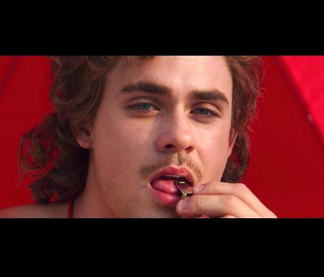 Billy Stranger Things, Stranger Things Gifts, Akali League Of Legends, Billy Hargrove, Watch Stranger Things, Dacre Montgomery, Stranger Things Season 3, Billy Boy, In Gif