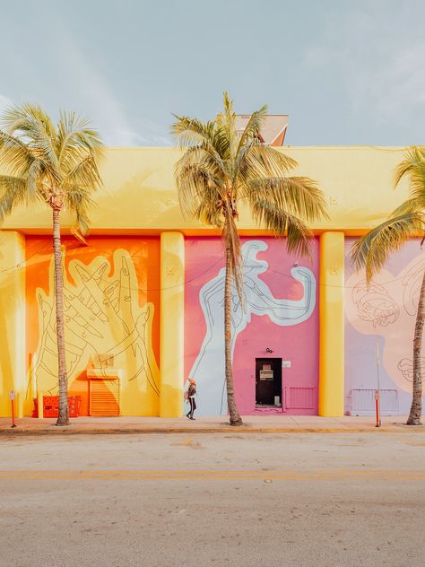 MIAMI BEACH :: Behance Miami Art Deco Color Palette, Miami Style Decor, Art Deco Color Palette, 1970s Architecture, Retro Miami, Ellis Brooklyn, Miami Party, Art Deco Color, Miami Art Deco