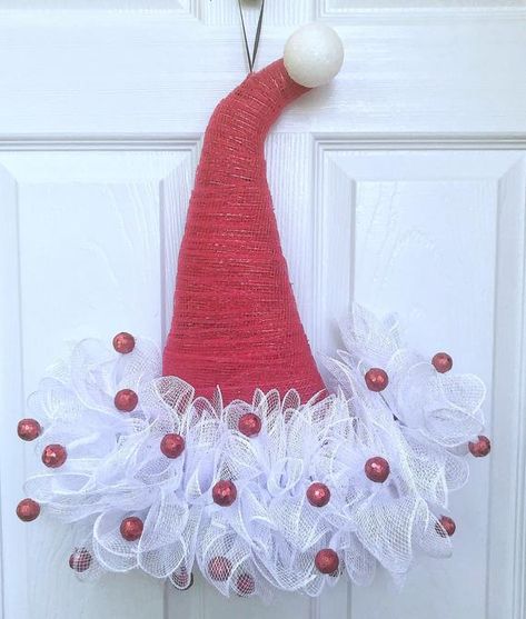 Santa Hat Door Hanger, Santa Hat Wreath, Christmas decor, Christmas Santa Hat Wreath, Couronne Diy, Driftwood Shelf, Horse Wreaths, Wreath Inspiration, Deco Mesh Wreaths Tutorials, Hat Wreath, Wreath Natural, Deco Mesh Wreaths Diy