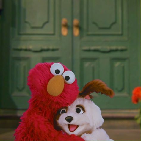 Elmo And Tango, Holly Aesthetic, Elmo Wallpaper, Elmo World, Elmo Sesame Street, Sesame Street Muppets, National Pet Day, Neymar Football, Fraggle Rock