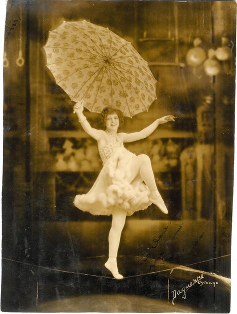 Vintage Circus Performers, Rope Walker, Circus Burlesque, Old Circus, Hokey Pokey, Circus Aesthetic, Human Oddities, Dark Circus, Circus Sideshow