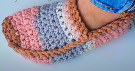 Unisex Crochet, Easy Crochet Slippers, Knit Slippers Free Pattern, Crochet Slipper, Knit Slippers, Slippers Crochet, Crochet Slippers Free Pattern, Crochet Shoes Pattern, Diy Slippers