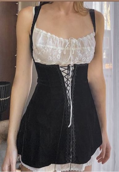 Gothic Y2k, Grunge Fairycore, Elegant Black Dress, Velvet Mini Dress, Mini Tank Dress, Swaggy Outfits, Diy Couture, Mini Velvet Dress, Mode Inspo