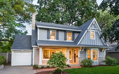 Classic Traditional Bathroom, Cape House Exterior, Siding Remodel, Minimalist Modern House, Dormer Ideas, Cape Cod Addition Ideas, Complete Home Renovation, Luxurious Homes, Exterior House Remodel