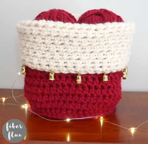 Festive Holiday Bells Crochet Basket, Free Pattern + Video - fiberfluxblog.com Crochet Basket Pattern Free, Crochet Santa, Basket Pattern, Knit Basket, Super Bulky Yarn, Crochet Basket Pattern, Holiday Crochet, Red Yarn, Christmas Crochet Patterns