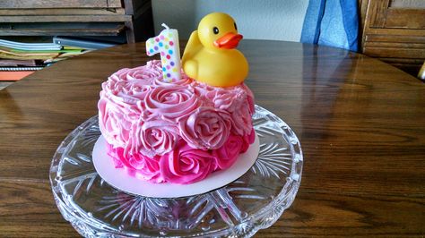 Rubber Ducky Smash Cake Rubber Duck Smash Cake, Duck Smash Cake, Rubber Duck Birthday Party Ideas, Rubber Duck Cake, Smash Cake First Birthday, Rubber Duck Birthday, Duck Party, Birthday Boards, Duck Cake