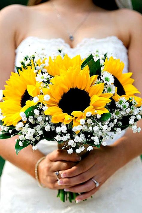 Yellow Wedding Bouquet, Sunflower Wedding Decorations, Sunflower Wedding Bouquet, Sunflower Themed Wedding, Yellow Wedding Flowers, Blue Wedding Flowers, Wedding Etiquette, Sunflower Bouquets, Wedding Flowers Summer