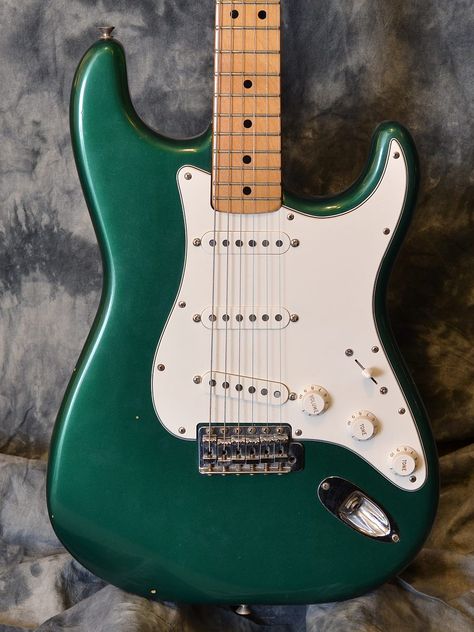 Fender Strat Green 1974 Dark Green Electric Guitar Aesthetic, Dark Green Electric Guitar, Green Electric Guitar Aesthetic, Crazy Astetic, Green Stratocaster, Guitar Aesthetic, Yngwie Malmsteen, Fender Strat, Green Electric