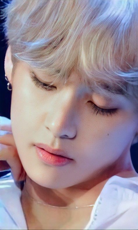 Taehyung pics🌙 on Twitter: "https://t.co/iWdYlGlELD" / Twitter Kim Taehyung Cute, Bts V Wallpaper, Jin Pic, J-hope Photoshoot, V Wallpaper, Taehyung Cute, Taehyung Pics, Different Person, Taehyung Abs