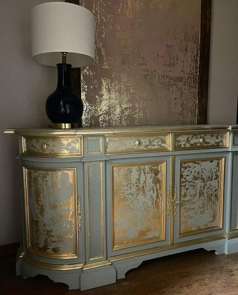 Plaster Furniture, French Painted Furniture, Painted Furniture Designs, Furniture Finish, Baroque Decor, Polish Artist, Using Chalk Paint, Furniture Painting Techniques, Wall Texture Design