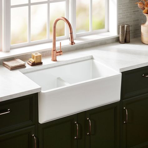 Apron Kitchen Sink, Fireclay Farmhouse Sink, White Kitchen Sink, Japanese Soaking Tubs, Apron Sink Kitchen, Farmhouse Apron, Apron Front Sink, Fireclay Sink, Timeless Kitchen