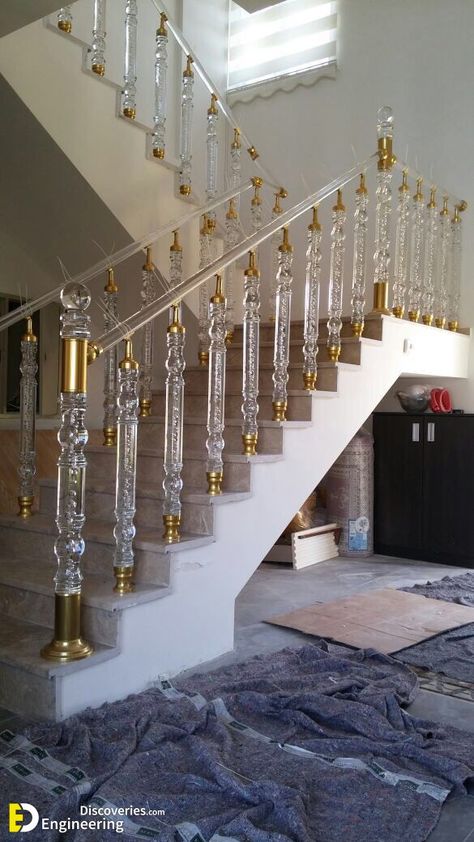 Amazing Glass Grill Stair Designs For Your Home | Engineering Discoveries Acrylic Stair Railing, Acrylic Railing, Staircase Railing Ideas, Staircase Glass Design, Glass Stairs Design, Modern Staircase Railing, Glass Staircase Railing, Steel Stairs Design, Staircase Decals