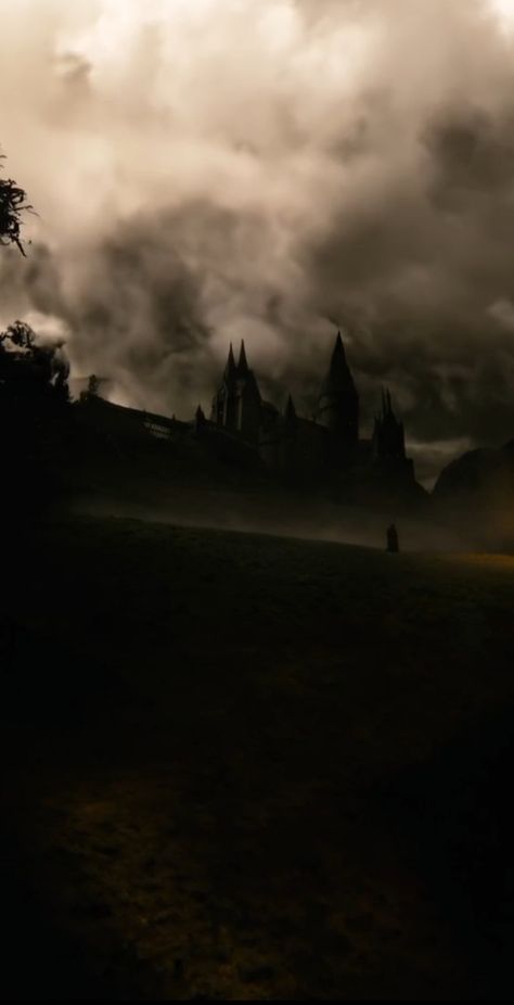 ------ Hogwarts in Half Blood Prince. Snape Harry Potter Slytherin Harry Potter Snape Wallpaper, Harry Potter And The Half Blood Prince Aesthetic, Slytherin Background, Severus Snape Wallpaper, Shifting Aesthetic, Snape Wallpaper, Harry Potter Half Blood Prince, Hogwarts Shifting, Harry Potter Wallpaper Phone