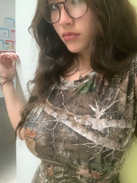 #camo #realtree Realtree Aesthetic, Realtree Outfit, Realtree Wallpaper, Camo Shirt Outfit, Camo Aesthetic, Realtree Shirt, Camo Wallpaper, Trashy Outfits, Camo Shirt