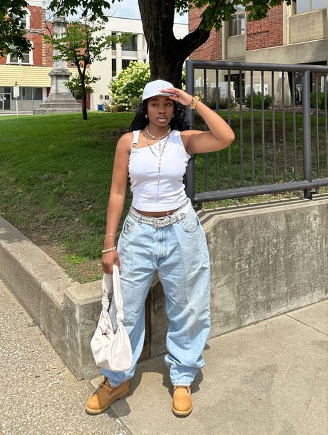 Buggy Clothes Outfit, Timberland Streetwear Outfit, Timbs Outfits Women, Timbs Outfit, Timberland Outfits Women, Timbs Outfits, Street Style Outfits Casual, Curvy Casual Outfits, 90s Inspired Outfits