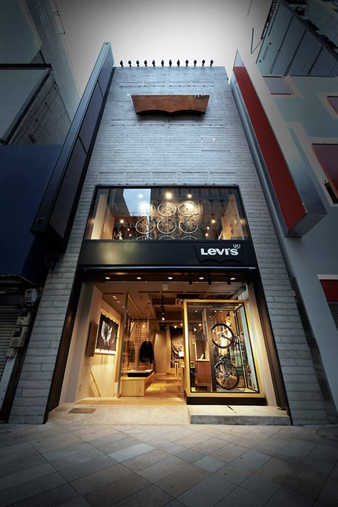 great store front Levis Store, Retail Facade, Shop Facade, Storefront Design, Bicycle Shop, Shop Fronts, Showroom Design, Retail Store Design, Shop Front Design