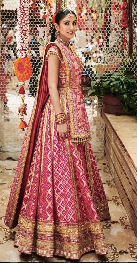 Beautiful Lehengas, Ambani Wedding, Radhika Merchant, Designer Bridal Lehenga Choli, Indian Outfits Lehenga, Lehenga Designs Simple, Indian Bride Outfits, Lehnga Dress, Latest Dress Design