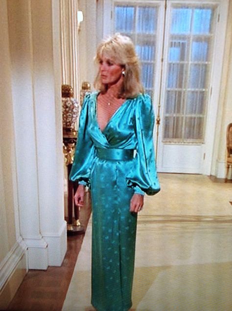 dynasty fashion * Dynasty 1980s Fashion, Dynasty Aesthetic 80s, Dynasty Fashion 80s, Dynasty 80s, Dynasty 1980s, Crystal Carrington, Carrington Dynasty, Dynasty Fashion, Dynasty Outfits